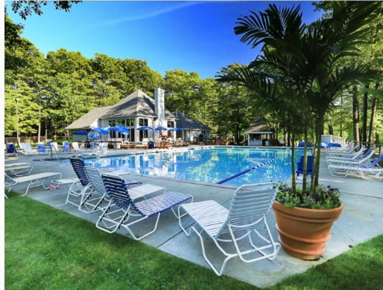 5123 Summit View Court * Somerset