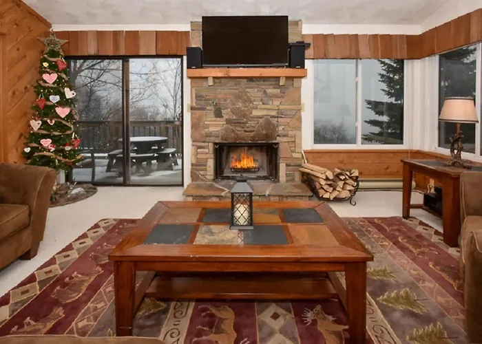 5123 Summit View Court